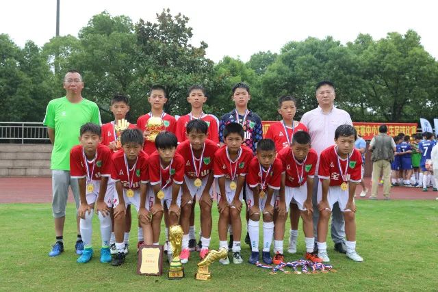 成都蓉城与大连英博的精彩对决即将上演，毛伟杰有望回归